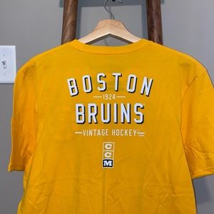 Boston Bruins tee shirt